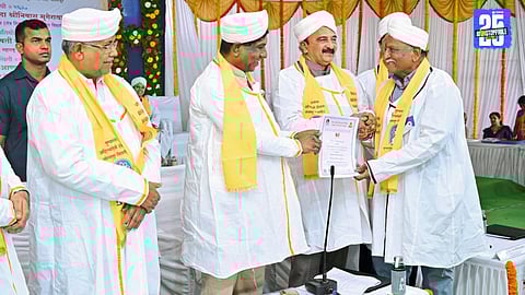 Higher Education Minister Chandrakant Patil guiding students at university convocation: “Use your knowledge for the nation’s service.”