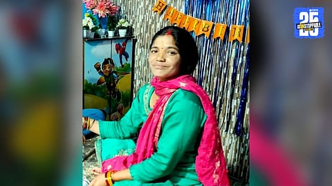 Flood disaster: गाव हळहळलं! आईला बिलगली होती दोन लेकरं; मातेसह जुळ्या मुलांचा मृतदेह ढिगाऱ्याखालून काढला