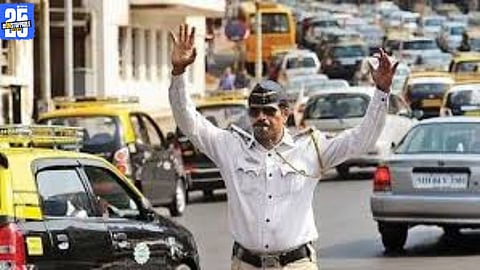 "Pune Navratri 2025: Police enforce traffic changes, vehicles banned near key temples."