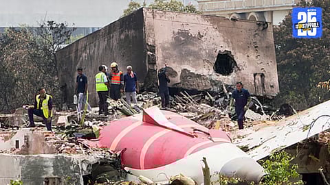 Ahmedabad Plane Crash: ''पायलटची चूक सांगणं दुर्दैवी'', अहमदाबाद विमान अपघातप्रकरणी सर्वोच्च न्यायालयात काय घडलं?