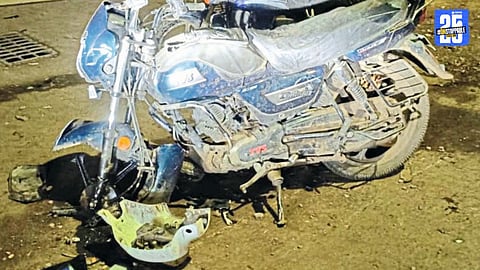 Speeding car in Ichalkaranji crashes into three bikes; two injured, FIR filed.
