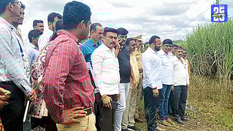 Minister Jaykumar Gore inspects flood-affected fields in Kaledhon and Padal, providing instructions for damage assessment and relief measures