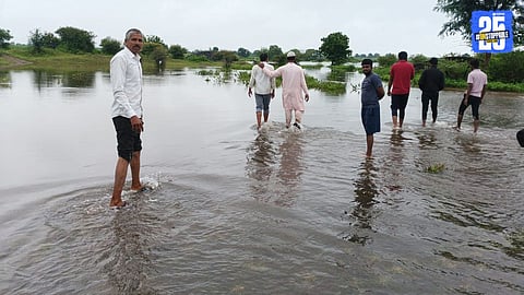 Lohgaon-Gadhegaon Pazar Lake Overflows