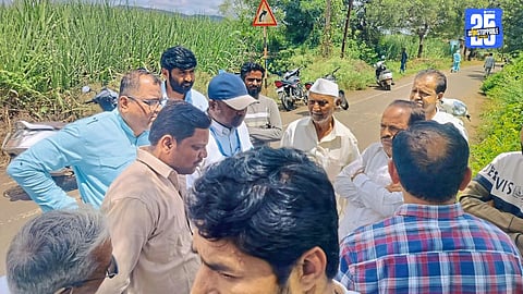 Farmers and locals in Wakhane protesting against land measurement for road widening work.