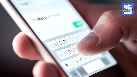 Crime News : तुम्ही खूप सुंदर दिसता, आपण मैत्री करायची ? हवालदाराचा महिलेला मॅसेज अन् पुढं जे घडलं...