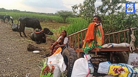 "Flooded homes and fields in Sina River area as water begins to recede; residents stay in temporary shelters."