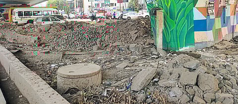 भोसरीतील उड्डाणपुलाखालील जागेत ‘ओपन बार’