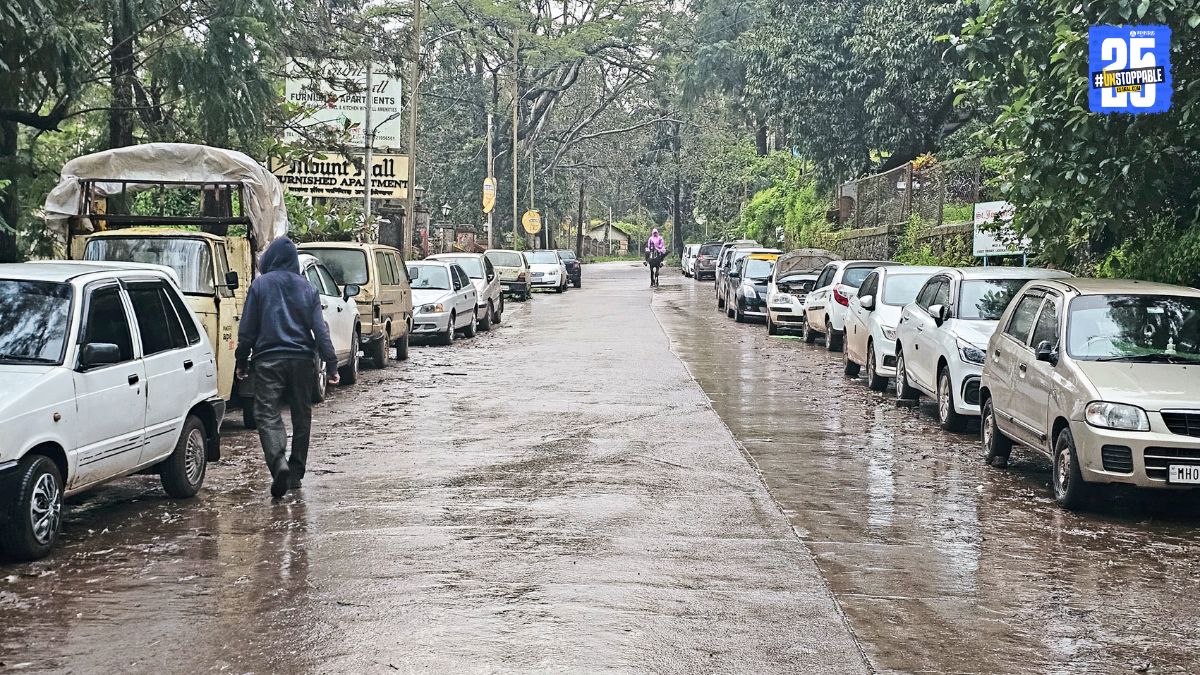 “Tourists in Panchgani struggle to park as narrow roads remain blocked with stationary vehicles.”