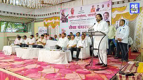 “Minister Shivendrasinhraje Bhosale assures substantial aid to Satara farmers hit by heavy rains.”