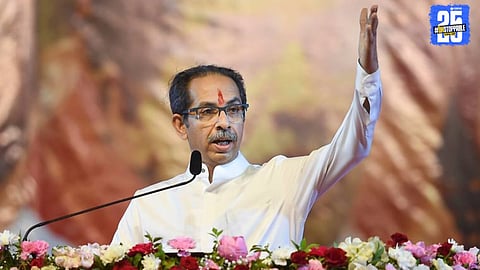 Uddhav Thackeray Dussehra Rally : उद्धव ठाकरेंचा भर पावसात दसरा मेळावा; संघ, मोदी अन् 'कमळाबाई' थेट निशाण्यावर, म्हणाले...