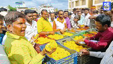 Heavy rains hit flower supply; Pandharpur sees record chrysanthemum and marigold prices.