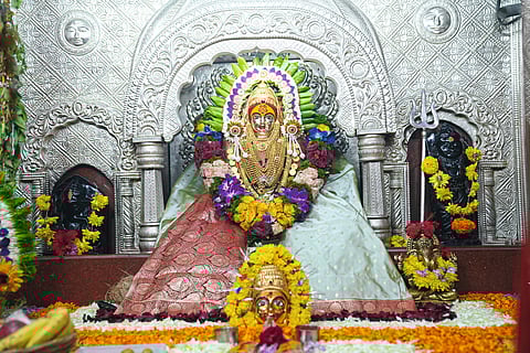 दसऱ्यानिमित्त खरेदीला उधाण (फोटो फिचर)