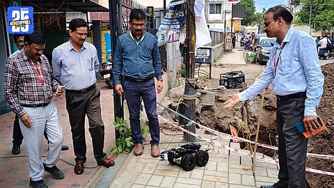 london robot in vadgaon sheri