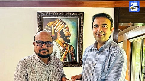 Dr. Atul Bhosale during his meeting with Water Supply Minister Gulabrao Patil, discussing funding for the Undale Water Supply Scheme.