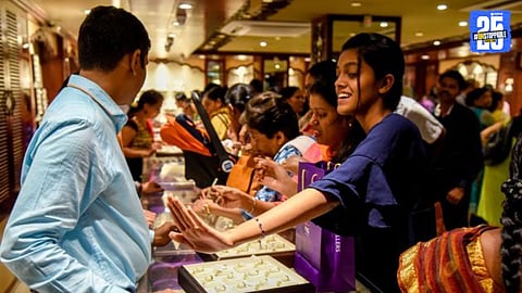 pune jewellery shopping crowd