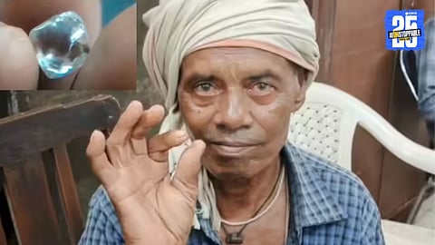 मजुराचं भाग्य उजळलं! रस्यावर पडलेल्या दगडामुळे झाला लखपती; म्हणाला, देवीचा आशीर्वाद...
