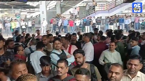 Mumbai Local Train Delay Leads to Heavy Crowd and Passenger Protests at Badlapur