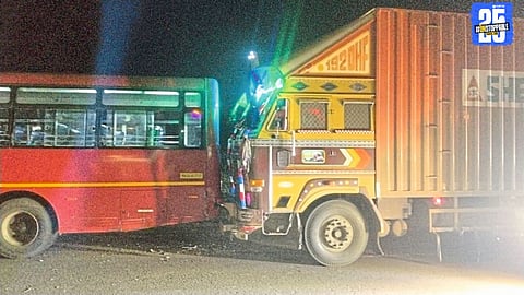 A container rammed into an ST bus at Gote, leaving the driver seriously injured; passengers sustained minor injuries.