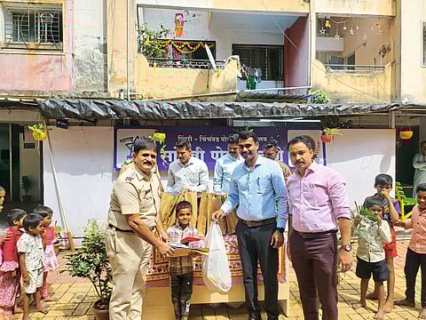 सांगवी पोलिसांकडून अनाथ मुलांसमवेत ‘माणुसकीची दिवाळी’