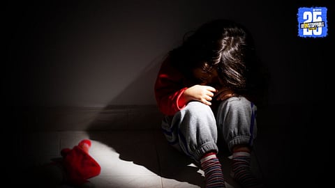 Shocking Crime : संतापजनक ! आईच्या प्रियकराचा ८ वर्षांच्या चिमुकलीवर अत्याचार, नशेच्या गोळ्या दिल्या अन्...