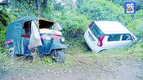 One woman killed and eight injured as a car collides with a rickshaw on the Sankeshwar–Banda highway.