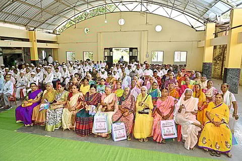 नारायणगाव येथील ज्येष्ठ नागरिक संघाचा वर्धापन दिन