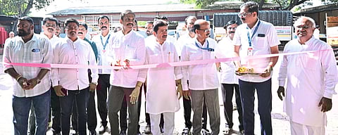 बोरीपार्धीत काकासाहेब थोरात यांना अभिवादन