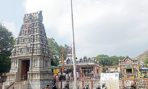 अन्नामलाई दीपोत्सवाने उजळले कार्तिक स्वामी मंदिर