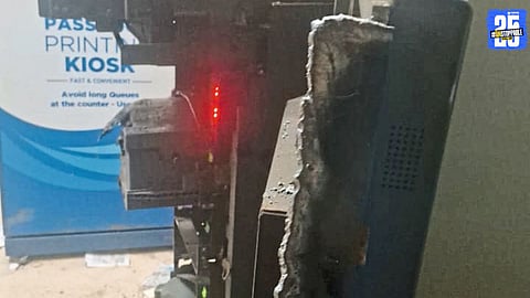 ATM broken open in Ralegan Siddhi; thieves decamp with ₹19.36 lakh, police probe underway.