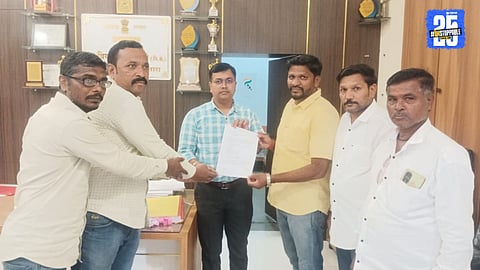 Mahesh Patil addressing the media, demanding investigation into alleged corruption in Limb Gram Panchayat and warning of an indefinite hunger strike.