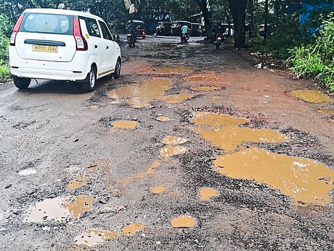 जावसई गावात समस्यांचा डोंगर