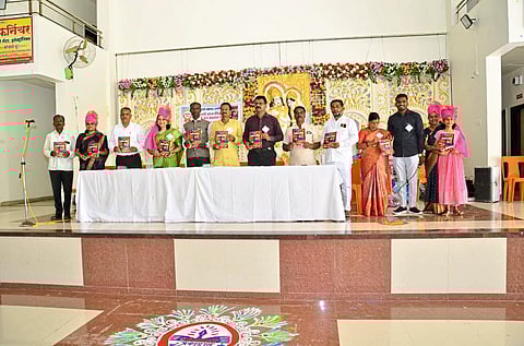 कोऱ्हाळ्यात रंगली कवितांची मैफील