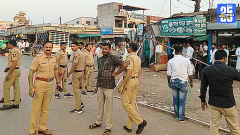 Police remove illegal encroachments from Mahud’s main chowk; locals breathe easy as traffic returns to normal.