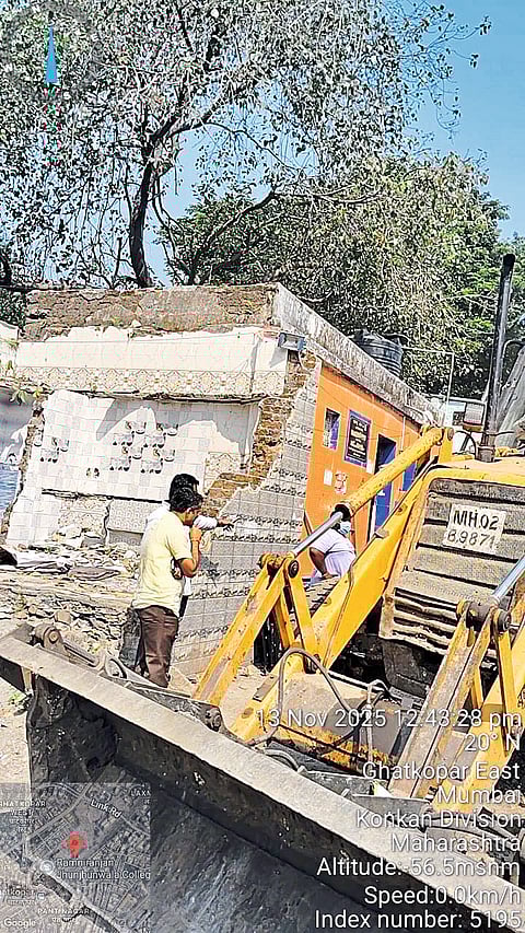 रस्ता रुंदीकरणातील
पाडली २४ बांधकामे
