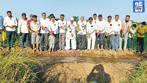 Farmers celebrate as water reaches Chincholi Shivar after the Benda Bandhara Jal Poojan, with technical help from Thorat Sugar Factory.