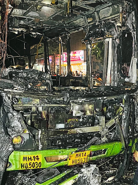 पिंपरी, थेरगावमध्ये पीएमपी बसला आग