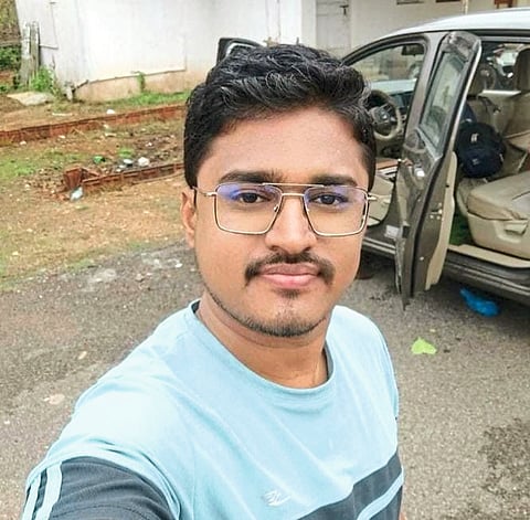 solapur city, sucide young advocate