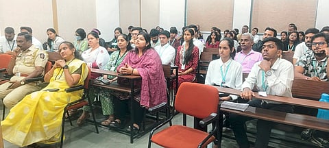 उल्हासनगरात ‘रस्ता सुरक्षा’ची जोरदार घंटा