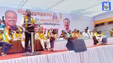 Revenue Minister Chandrashekhar Bawankule addressing citizens in Wai, assuring substantial development funds and seeking support for the BJP candidate.