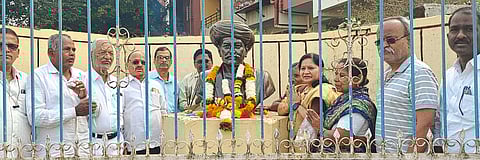 भोरमध्ये महात्मा फुले यांना अभिवादन