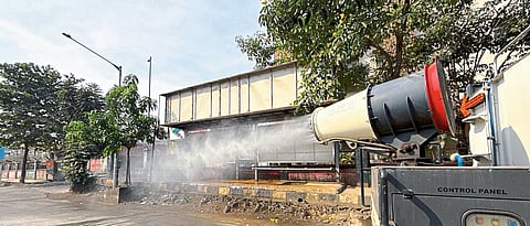 धूळ नियंत्रणासाठी पाण्याची फवारणी