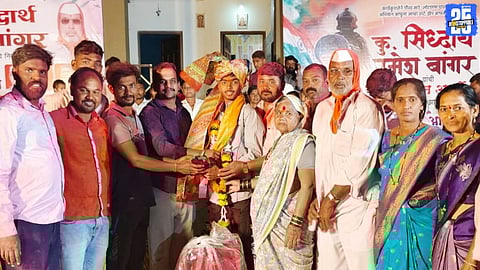 Pimpalgaon celebrates Siddharth Bangar’s Indian Army selection with a grand musical procession and community honor.