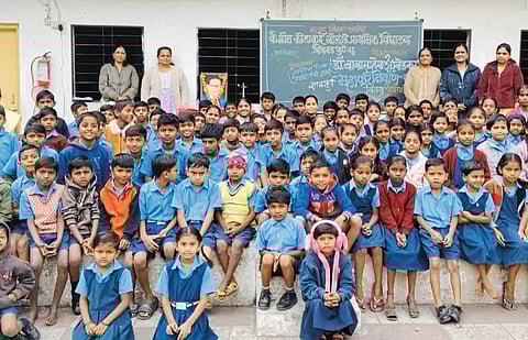 डॉ. बाबासाहेब आंबेडकर यांना अभिवादन