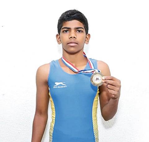 राज्यस्तरीय कुस्ती स्पर्धेत 
श्रावणीची सुवर्ण कामगिरी