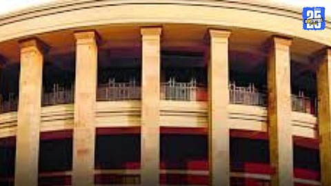 Delegates raise the issue of DJ noise pollution during the Solapur Model Assembly session.