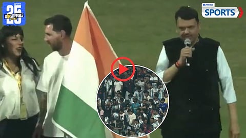 Mumbai Crowd Booed CM Devendra Fadnavis
