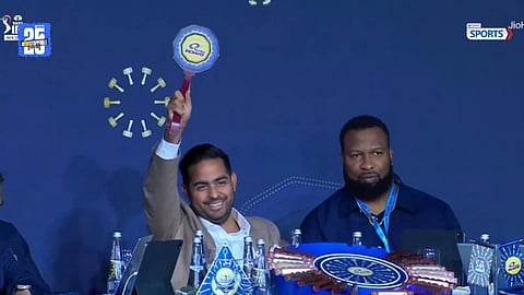 Quinton de Kock rejoins Mumbai Indians after being sold for ₹1 crore in IPL 2026 auction.