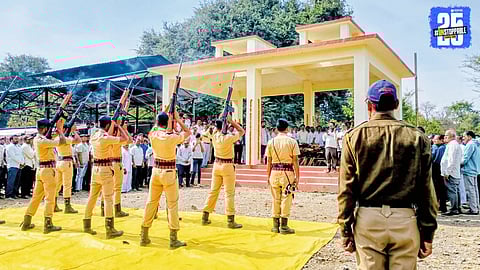 All-Party Leaders Attend Final Rites of Shalinitai Patil