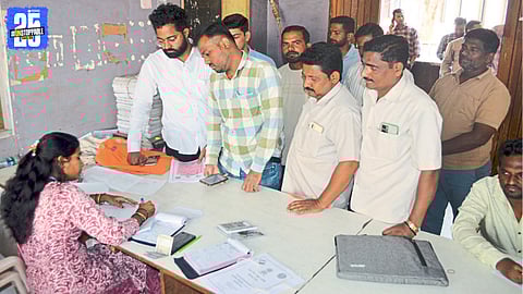 Heavy Rush at Ward Committee Offices
