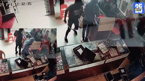 Bold Daytime Heist at Vaishnavi Jewelers in Khanapur